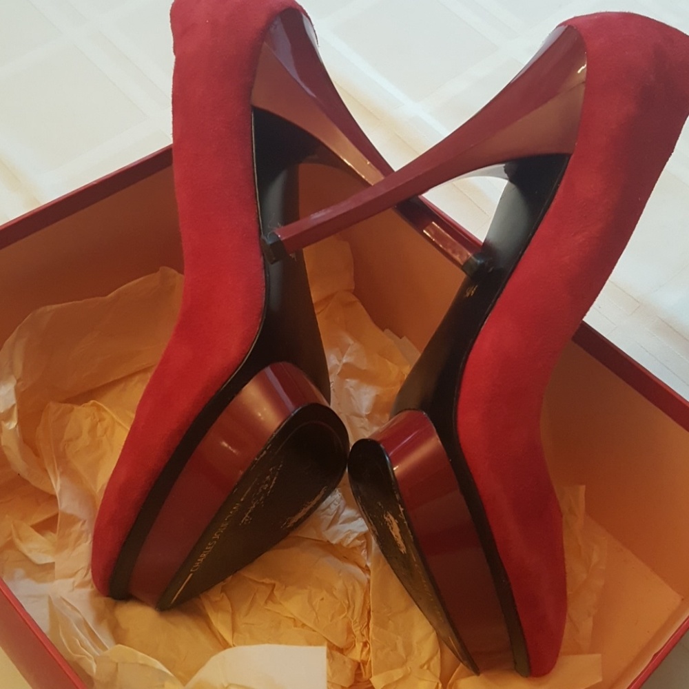 Shoes - Picture 4 of 8